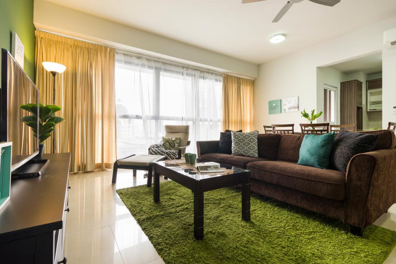 Pj8 Service Suites By Airhost Petaling Jaya Esterno foto