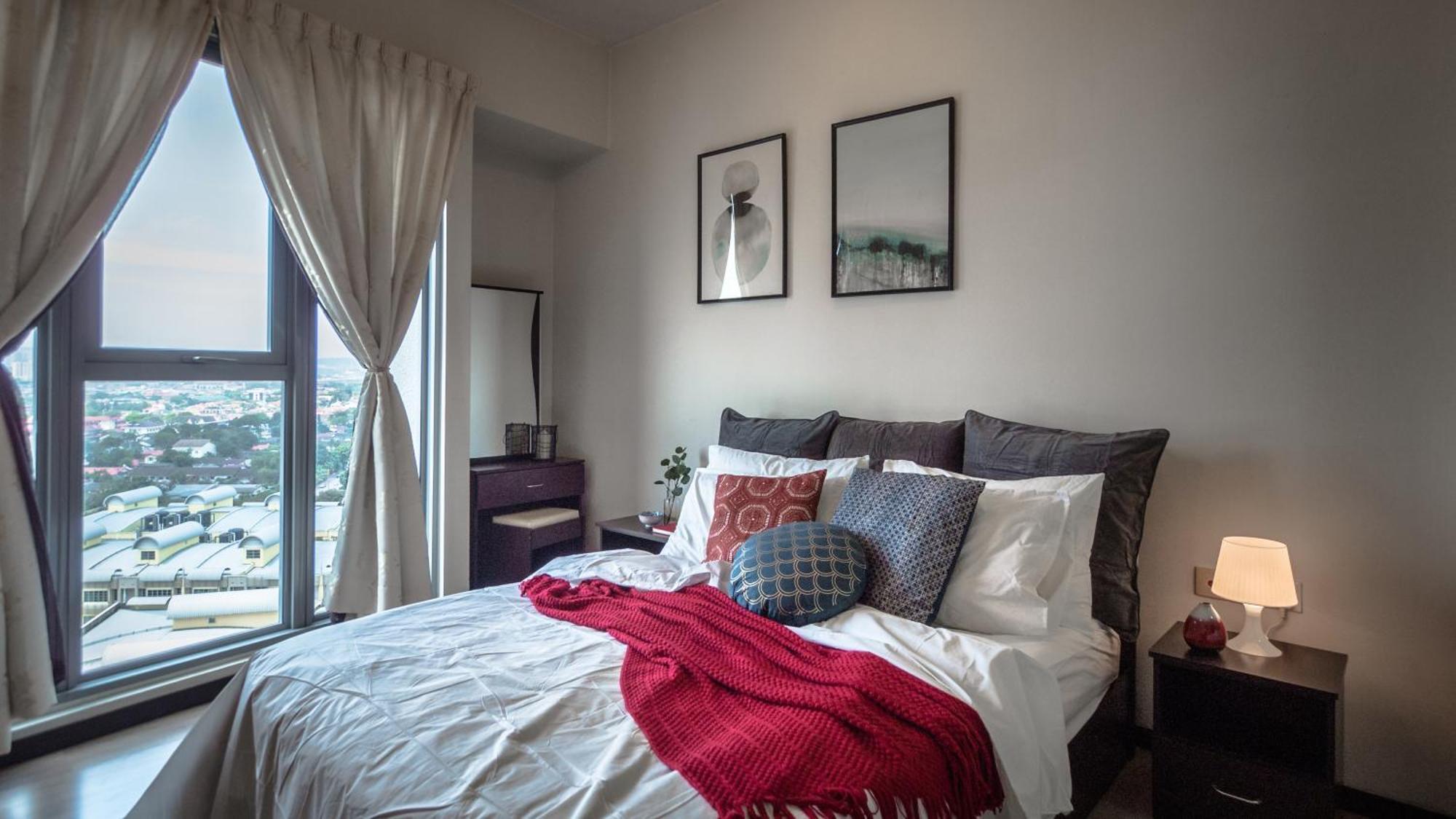 Pj8 Service Suites By Airhost Petaling Jaya Esterno foto