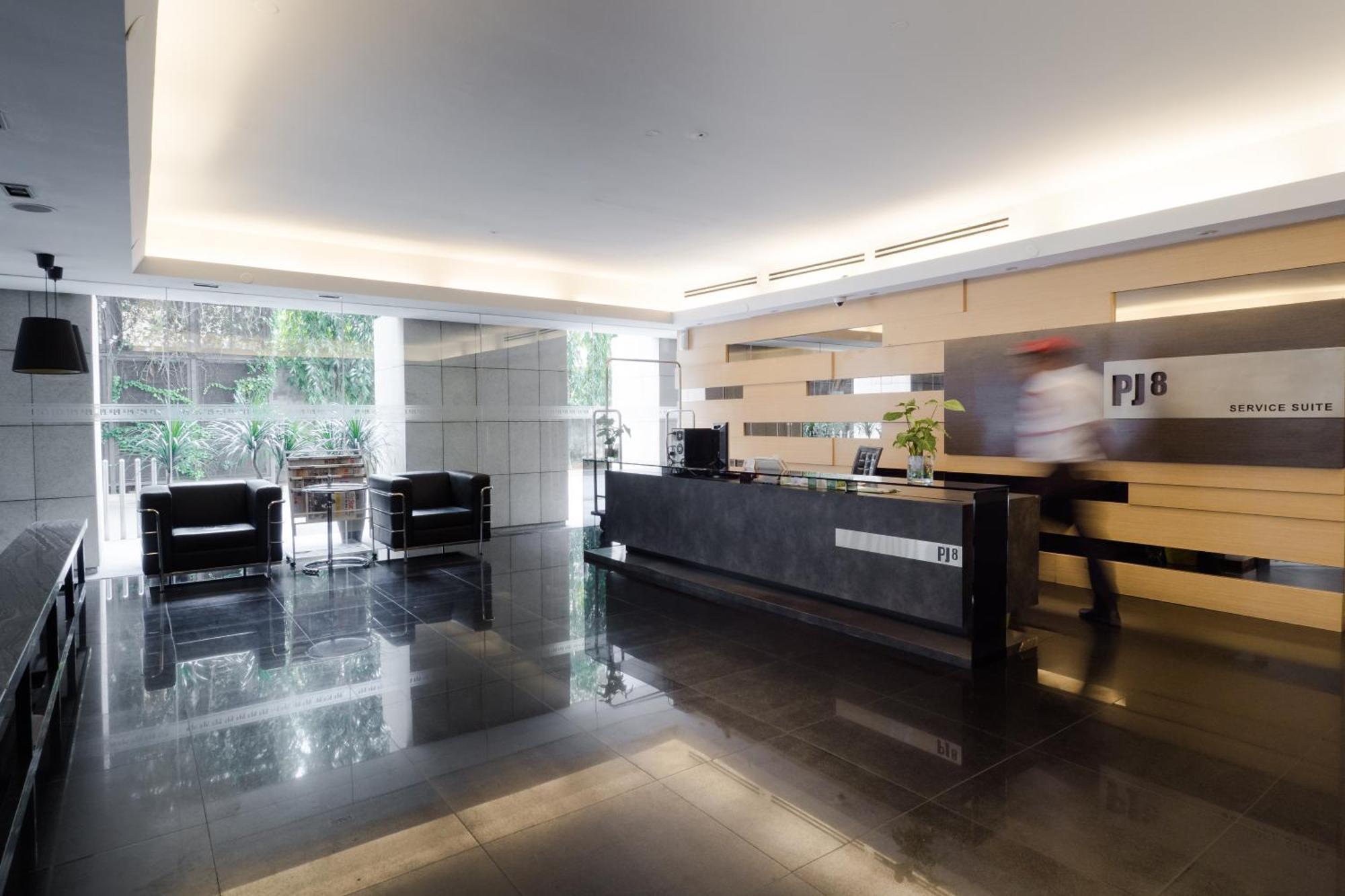Pj8 Service Suites By Airhost Petaling Jaya Esterno foto